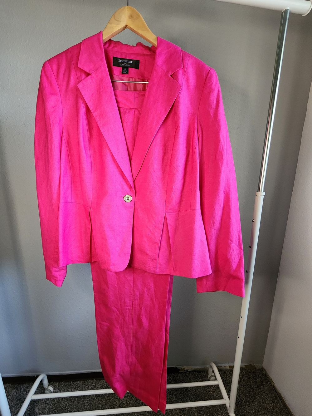 Signature by Larry Levine Hot Pink Blazer & Pant Suit